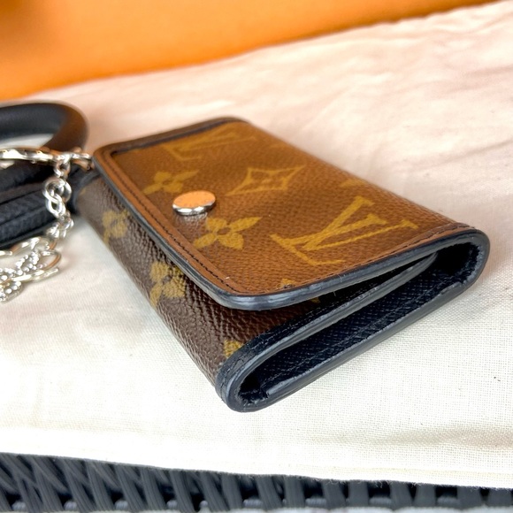 Louis Vuitton Macagascar key case holder with wristlet Keychain bracelet - Picture 3 of 14